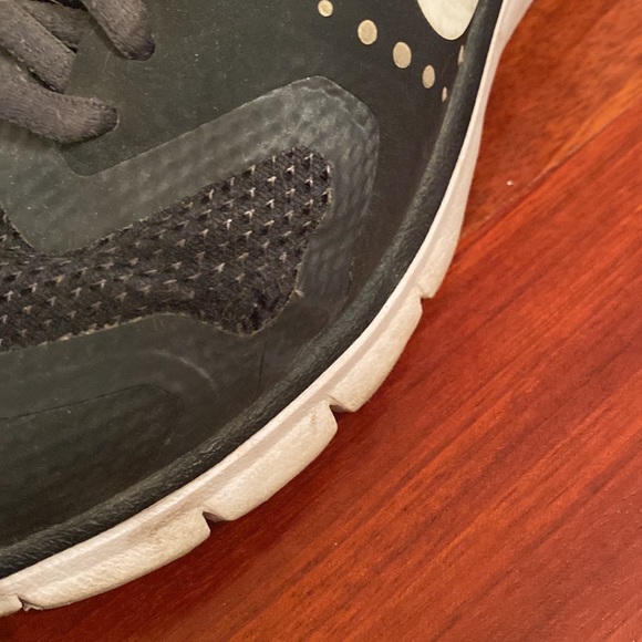 Ladies Nike sneakers! - Picture 9 of 9